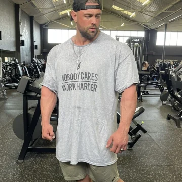 Trained by JP - NOBODY CARES, WORK HARDER Tee szürke színben ( BLACK FRIDAY DEAL )