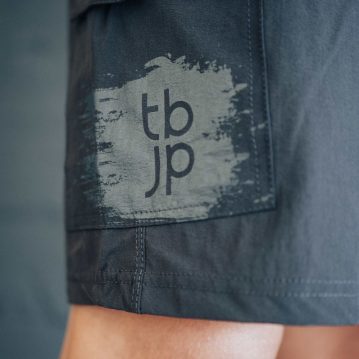Vista alternativa do Cargo Shorts with Pockets, in Dark Grey with Black detail - UTILITY01