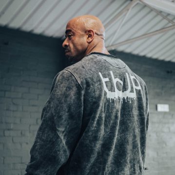tbJP Drip Logo Sweater in Black with a Light Grey Logo - UTILITY01 - Imagem 4