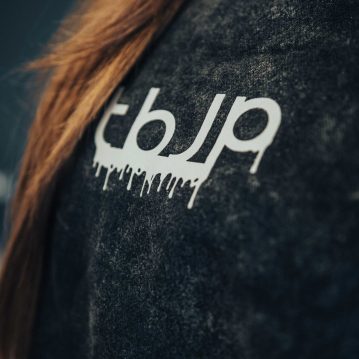 tbJP Drip Logo Sweater in Black with a Light Grey Logo - UTILITY01 - Imagem 9