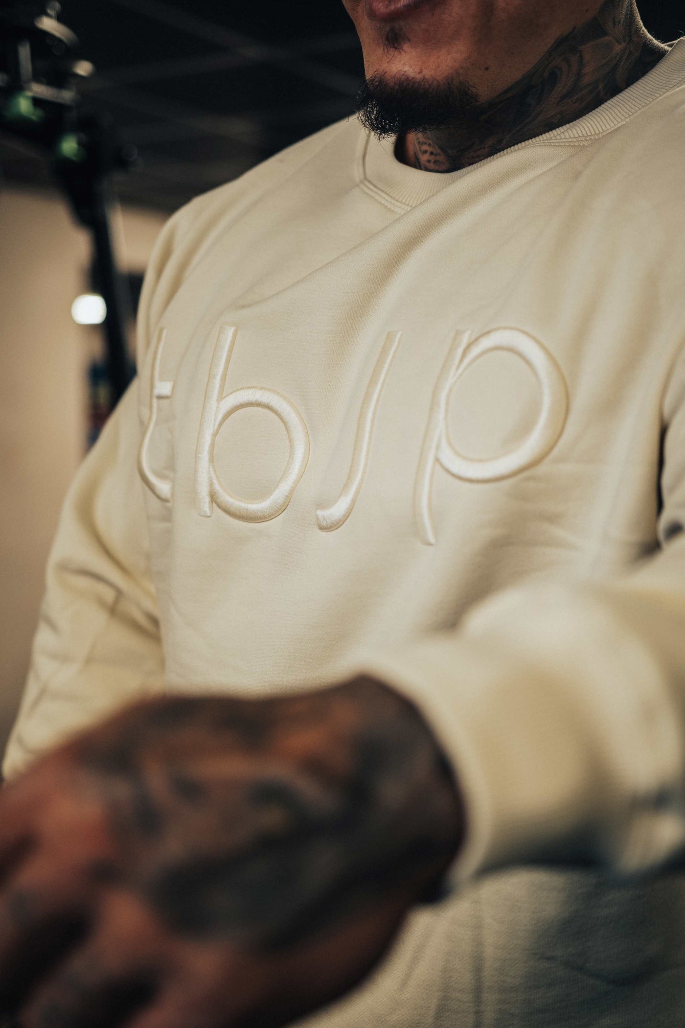 Embroidered Sweater with tbJP Logo in Cream - UTILITY01 - Imagem 3